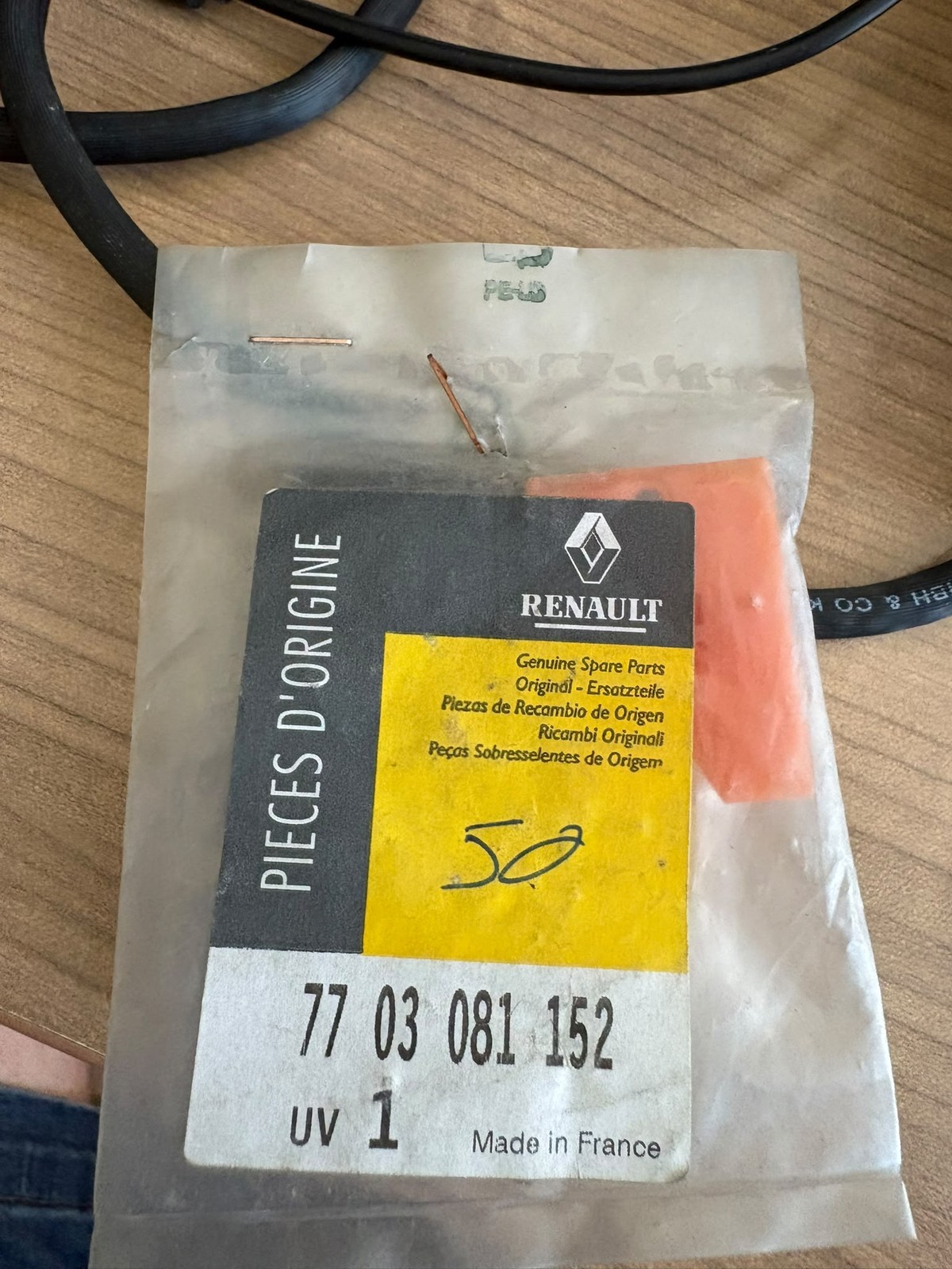 Renault Express orijinal yan çıta klipsi 7703081152